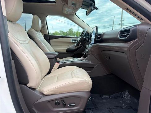 Used 2020 Ford Explorer Platinum w/ Premium Technology Package AWD/4WD image 29