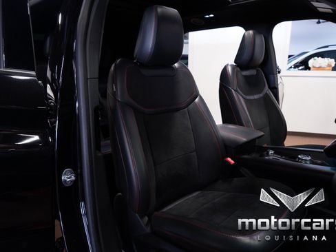 Used 2025 Ford Explorer ST AWD/4WD image 31