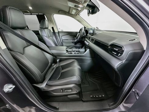 Used 2025 Honda Pilot EX-L image 32