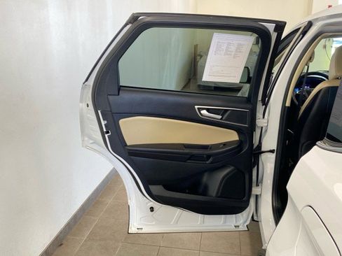 Used 2022 Ford Edge SEL w/ Convenience Package image 10