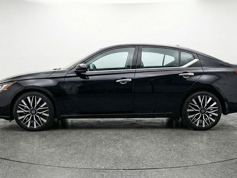 Used 2025 Nissan Altima 2.5 SV image 5