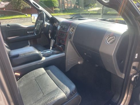 Used 2005 Ford F150 Lariat AWD/4WD image 12