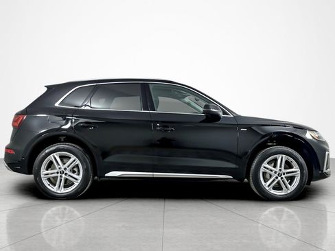 Used 2024 Audi Q5 e Premium Plus w/ Premium Plus Package image 6