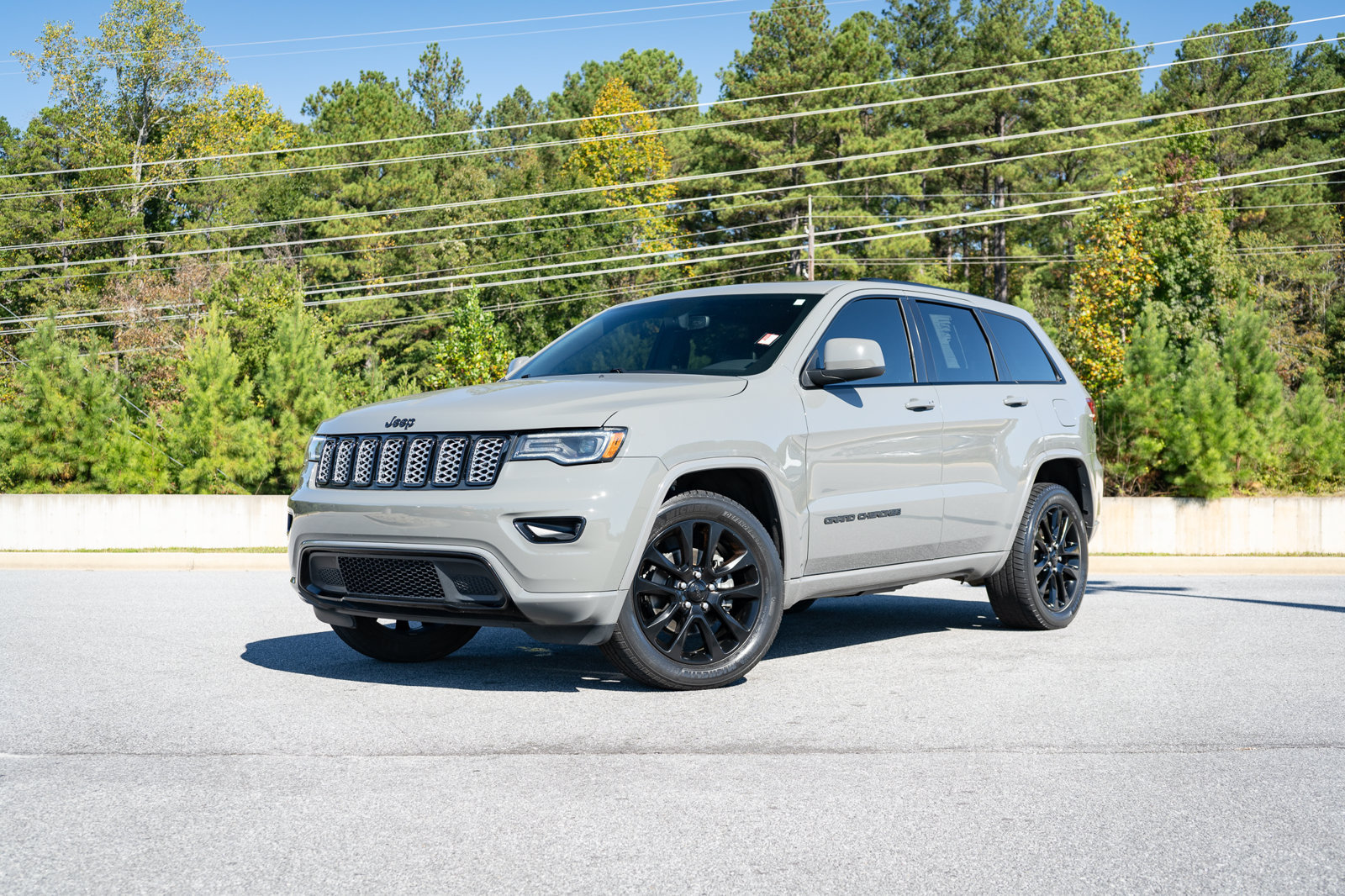 Used 2020 Jeep Grand Cherokee Altitude AWD/4WD image 1