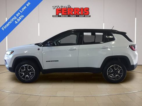 Used 2026 Jeep Compass Trailhawk AWD/4WD image 8