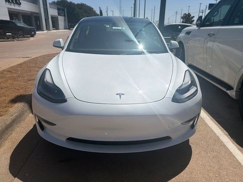 Used 2023 Tesla Model 3 Standard Range RWD image 2