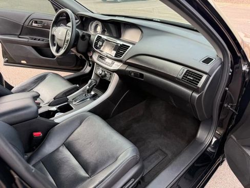 Used 2015 Honda Accord Touring image 14