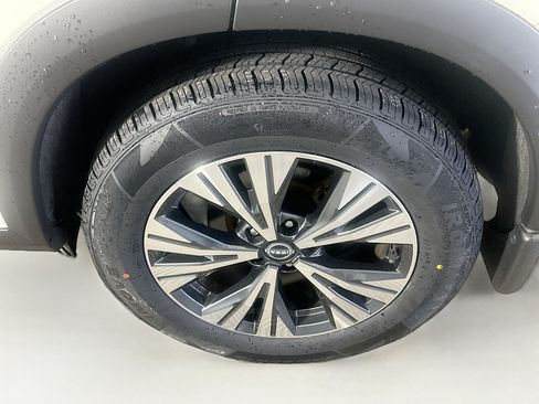 Used 2023 Nissan Rogue SV AWD/4WD image 11