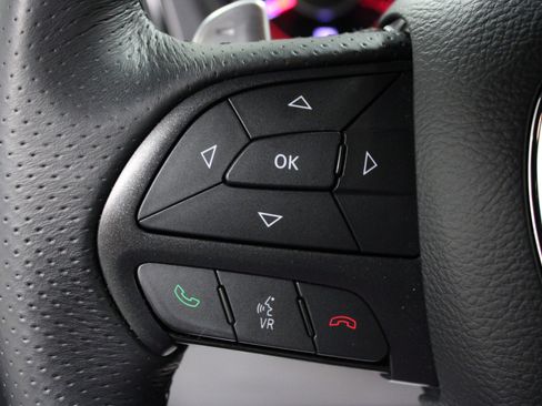 Used 2016 Dodge Challenger R/T image 18