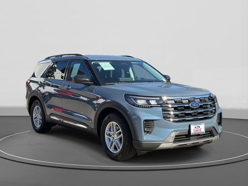 Certified 2025 Ford Explorer Active RWD image 4