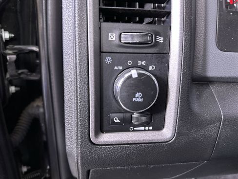 Used 2018 RAM 1500 Express image 54