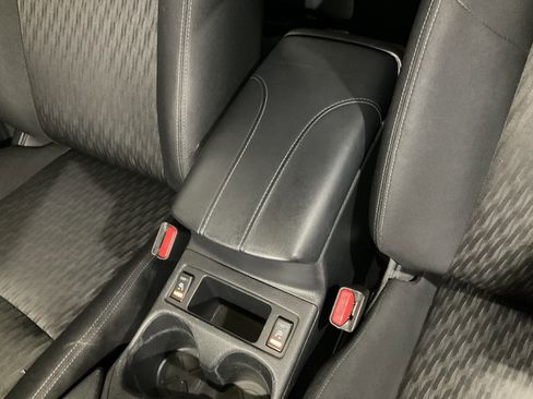 Used 2017 Nissan Rogue SV image 18