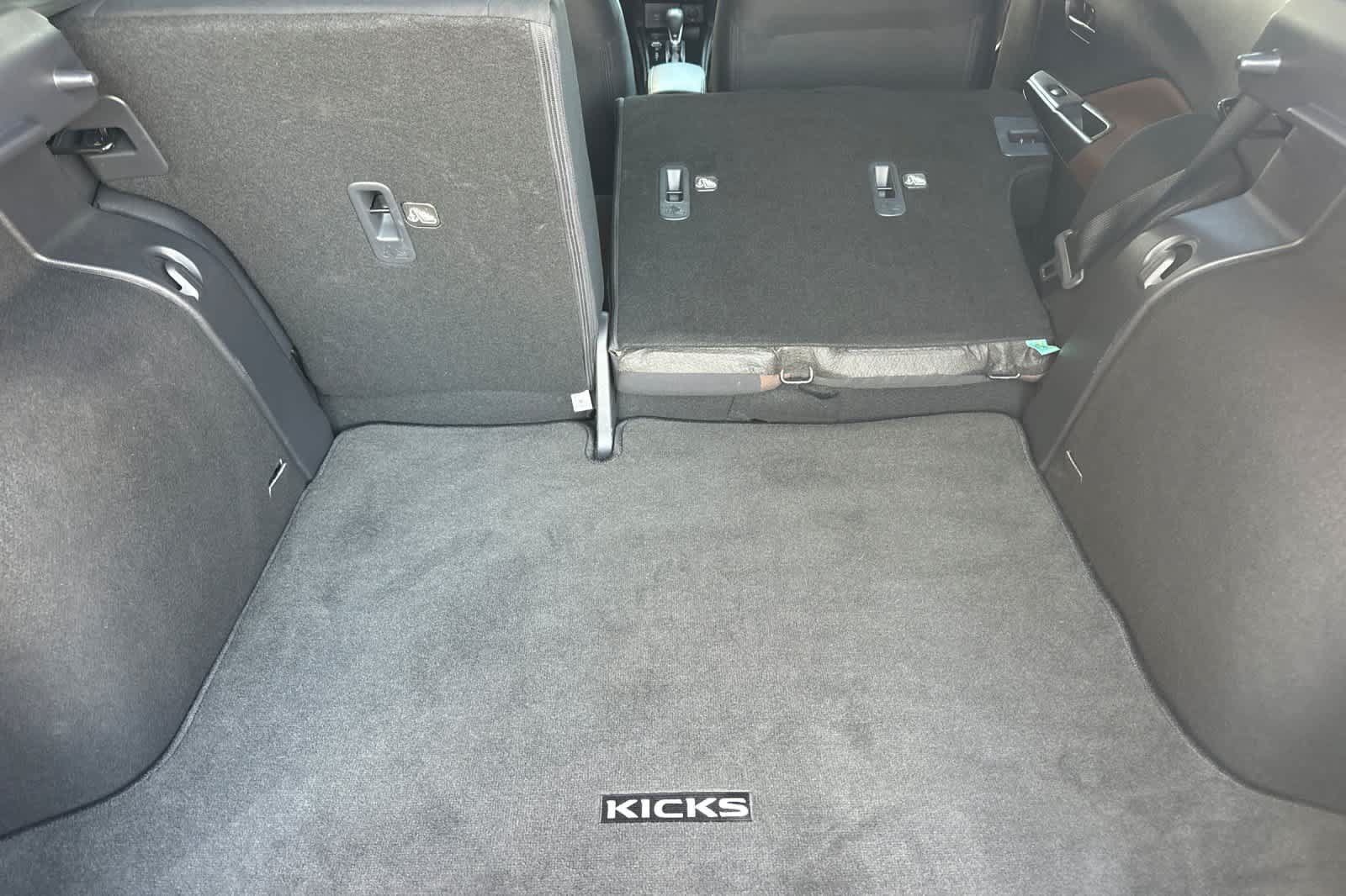 Used 2023 Nissan Kicks SR w/ Interior Electronics Package FWD image 14