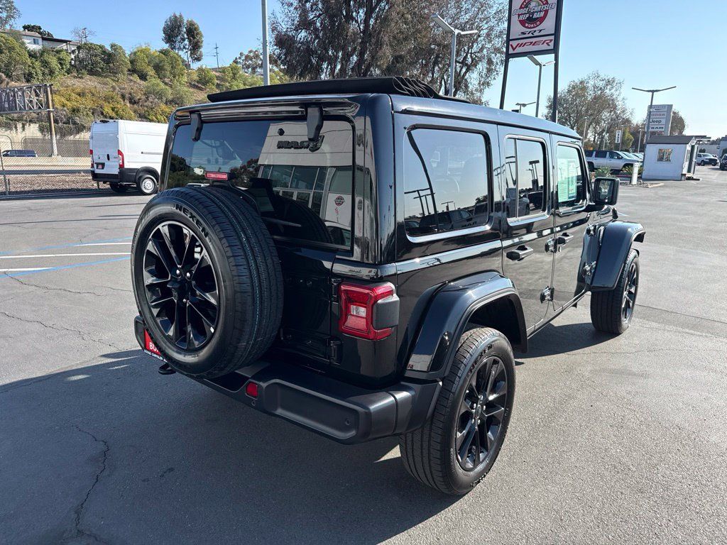 Certified 2025 Jeep Wrangler Unlimited Sahara w/ Safety Group AWD/4WD image 9