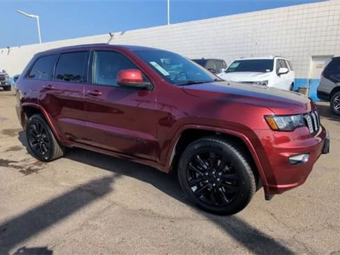 Used 2022 Jeep Grand Cherokee Laredo X image 2