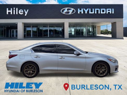 Used 2015 INFINITI Q50 Premium w/ Navigation Package RWD image 3