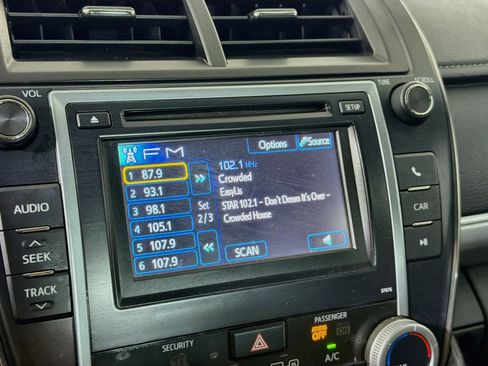 Used 2014 Toyota Camry SE FWD image 21