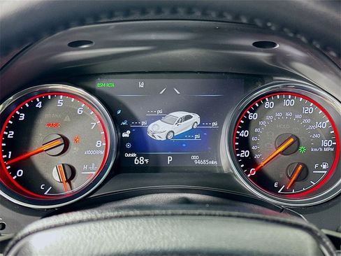 Used 2018 Toyota Camry XSE image 19