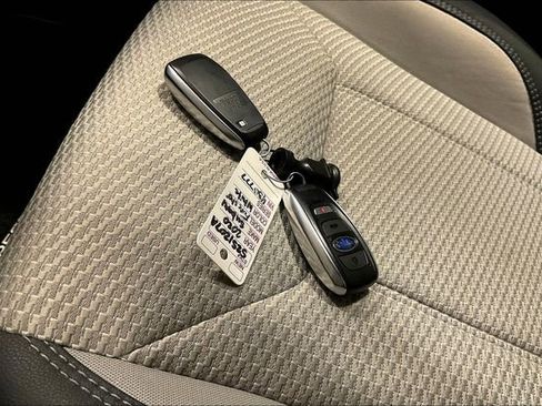 Used 2020 Subaru Forester Premium image 11
