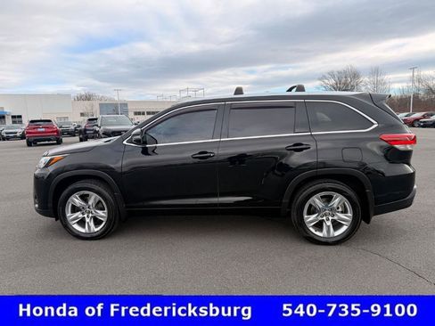Used 2017 Toyota Highlander Limited image 3