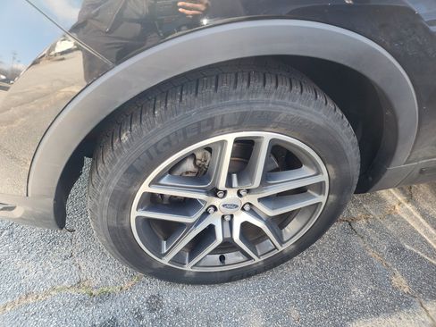 Used 2018 Ford Explorer Sport image 5