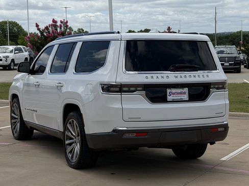 Used 2022 Jeep Grand Wagoneer Series II w/ Convenience Group III AWD/4WD image 4