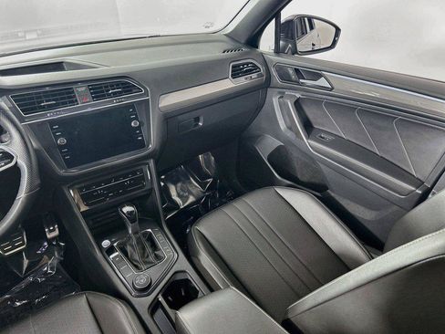 Certified 2022 Volkswagen Tiguan SE R-Line AWD/4WD image 23