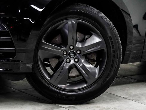 Used 2025 Land Rover Range Rover Velar Dynamic SE image 3