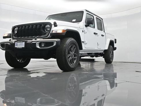 New 2025 Jeep Gladiator Sport image 37