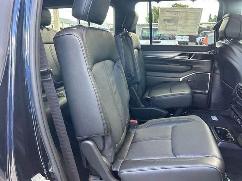 New 2025 Jeep Wagoneer Series II w/ Convenience Group I image 28