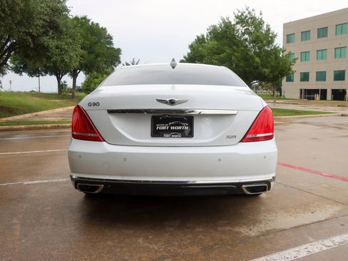 Used 2018 Genesis G90 3.3T Premium RWD image 6