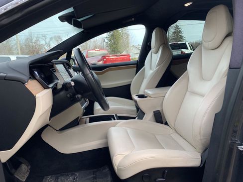Used 2019 Tesla Model X Long Range image 9