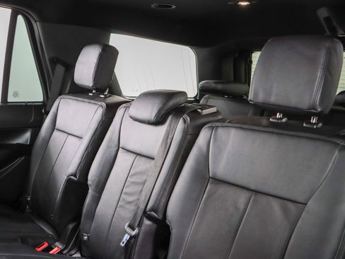 Used 2021 Ford Expedition XLT image 25