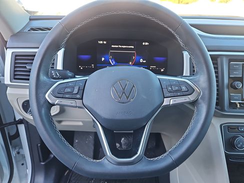 Certified 2022 Volkswagen Atlas SE image 20