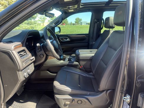 Used 2023 Chevrolet Tahoe High Country AWD/4WD image 13