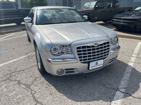 Used 2005 Chrysler 300 C w/ Sound Group II RWD image 8