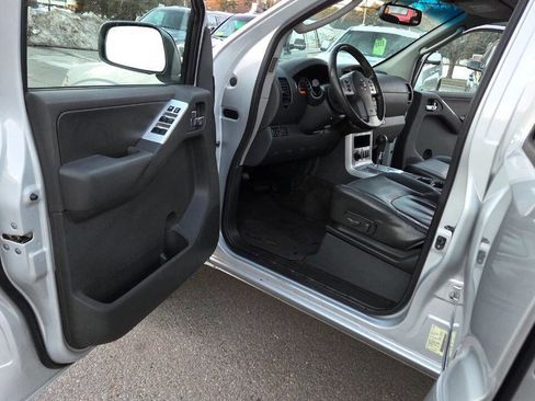 Used 2012 Nissan Pathfinder Silver image 24