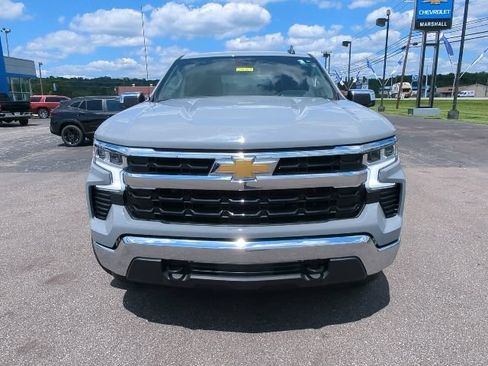 Used 2024 Chevrolet Silverado 1500 LT AWD/4WD image 5