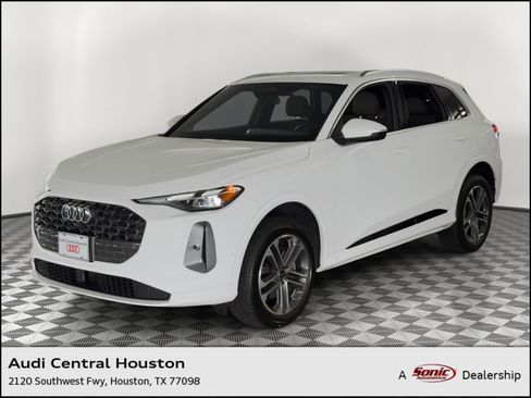 Used 2025 Audi Q5 Premium w/ Convenience Package AWD/4WD image 1