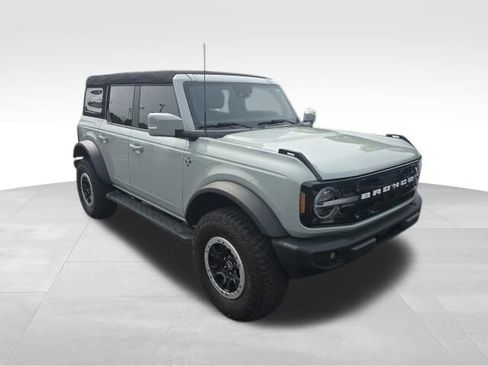 Used 2023 Ford Bronco Outer Banks w/ Sasquatch Package AWD/4WD image 9