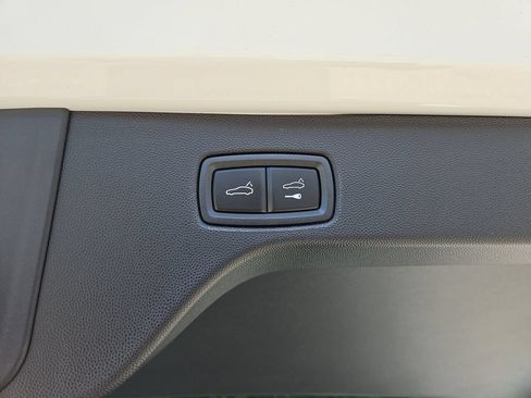 Certified 2025 Porsche Macan 4 Electric AWD/4WD image 27
