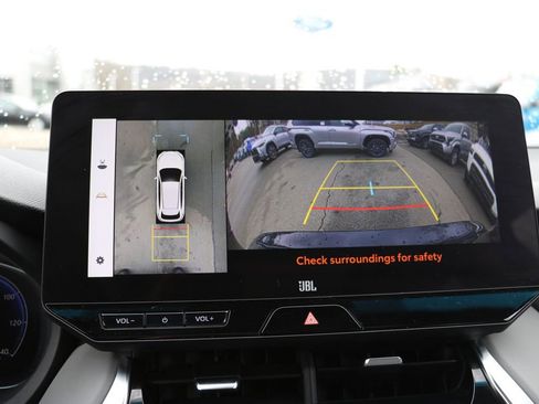 Used 2023 Toyota Venza Limited image 14