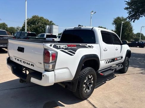 Used 2021 Toyota Tacoma TRD Off-Road w/ Technology Package AWD/4WD image 5