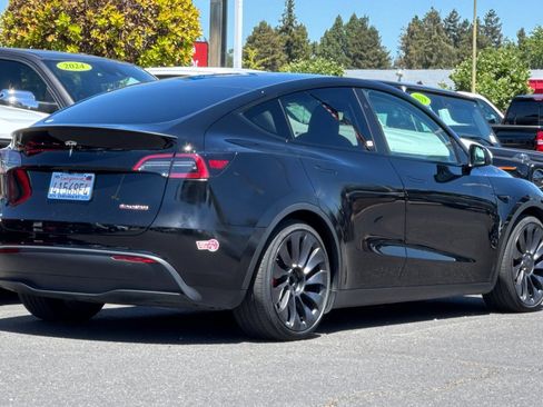 Used 2025 Tesla Model Y Performance AWD/4WD image 5