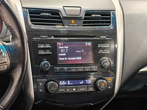 Used 2015 Nissan Altima 2.5 SV w/ Convenience Package image 5