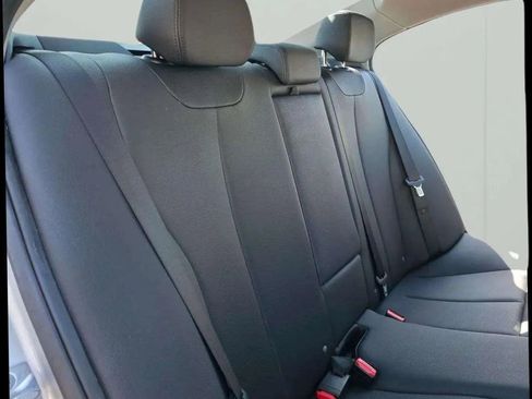 Used 2017 BMW 320i Sedan image 21