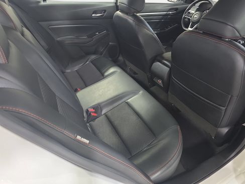 Used 2024 Nissan Altima 2.5 SR FWD image 11