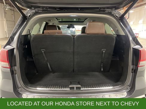 Used 2019 Kia Sorento SX image 7