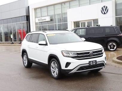 Used 2023 Volkswagen Atlas SE w/ Panoramic Sunroof Package