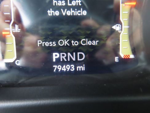 Used 2019 Jeep Wrangler Unlimited Sahara image 25